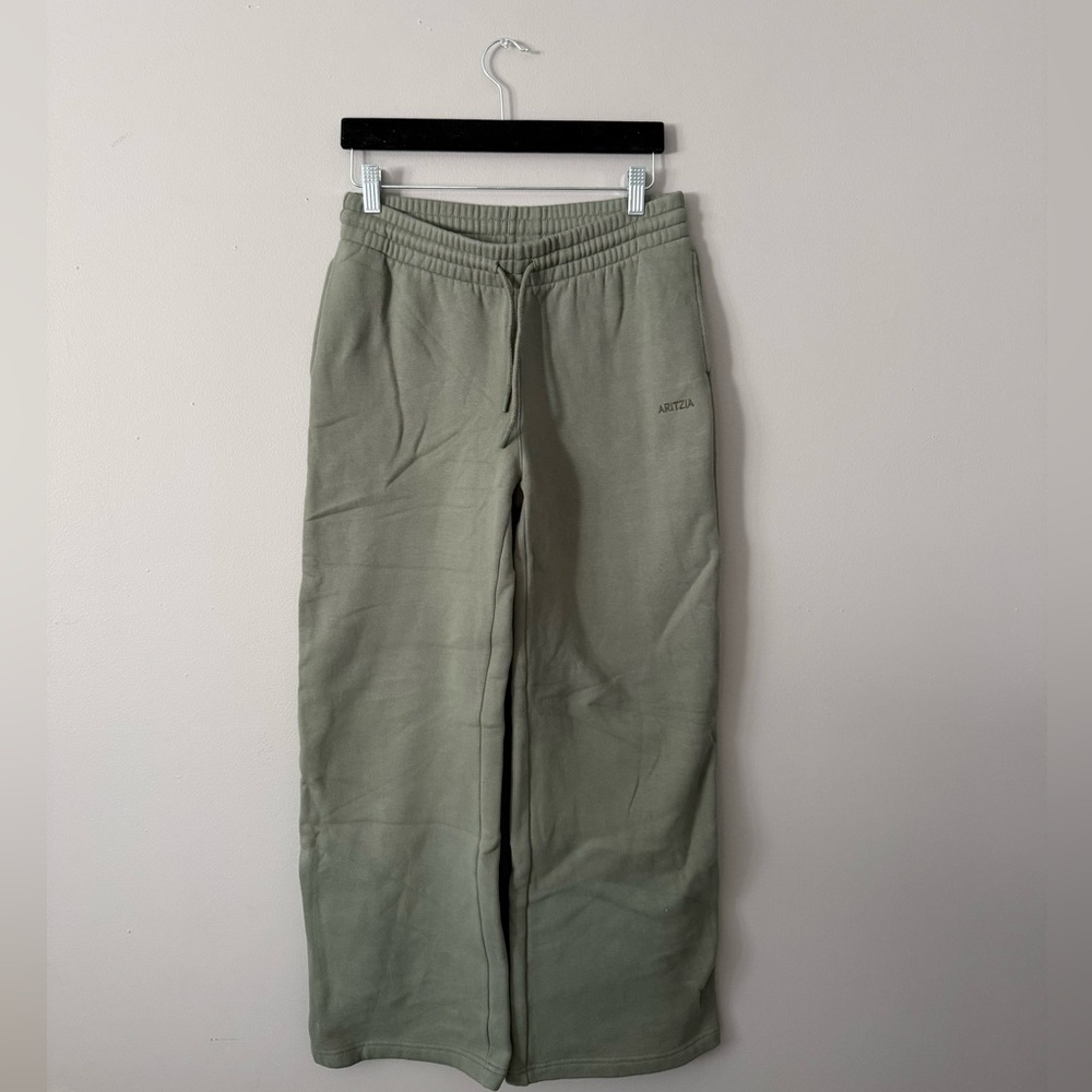 Aritzia Boyfriend Wide Leg Sweatpants